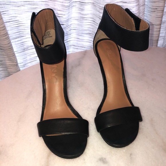 DKNY “Gemma” Ankle Strap Sandals - Picture 10 of 16